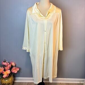 Vintage Vanity Fair Pale Yellow Button Up Gown Robe Long Sleeve Large